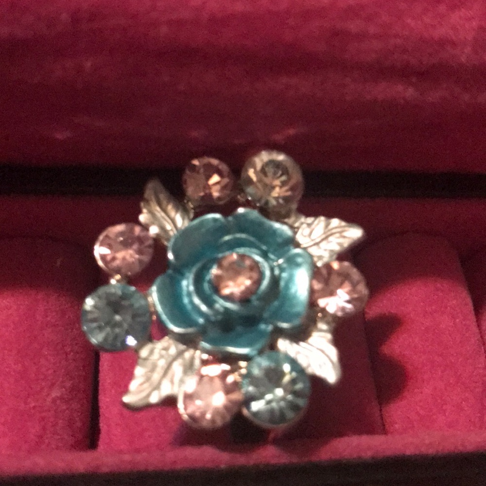Ring - Picture 2 of 3